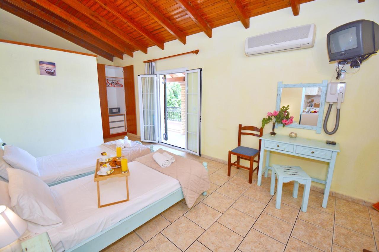 Mike'S Apartments Agios Gordios  Esterno foto